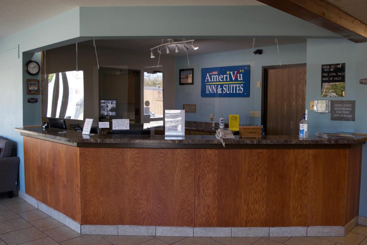 Amerivu Inn And Suites Shawano Wi エクステリア 写真