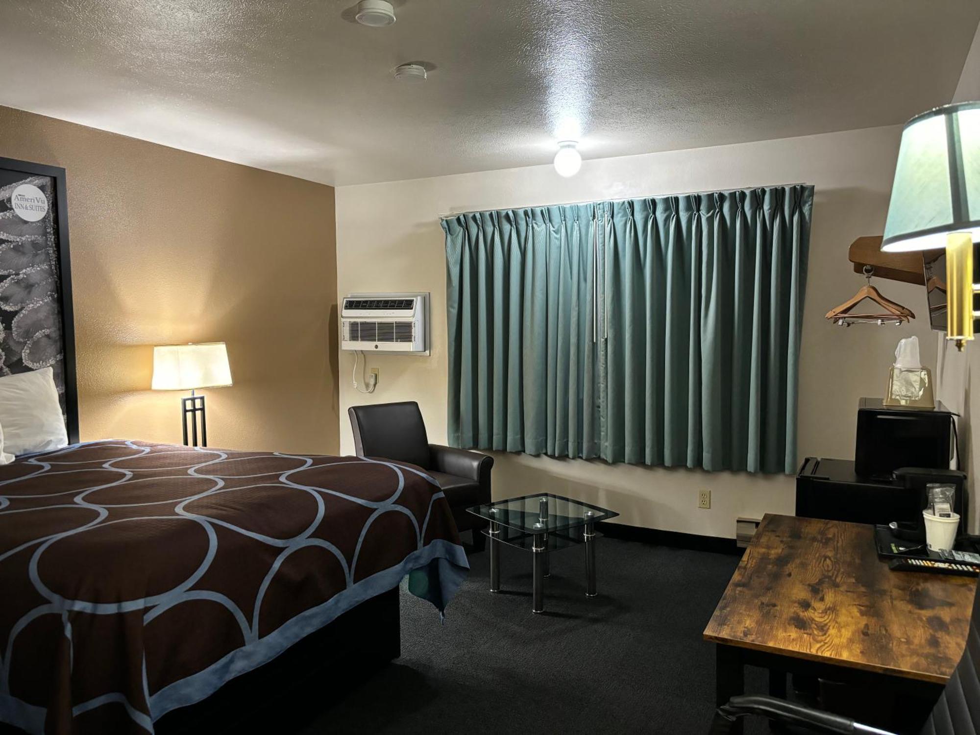 Amerivu Inn And Suites Shawano Wi エクステリア 写真