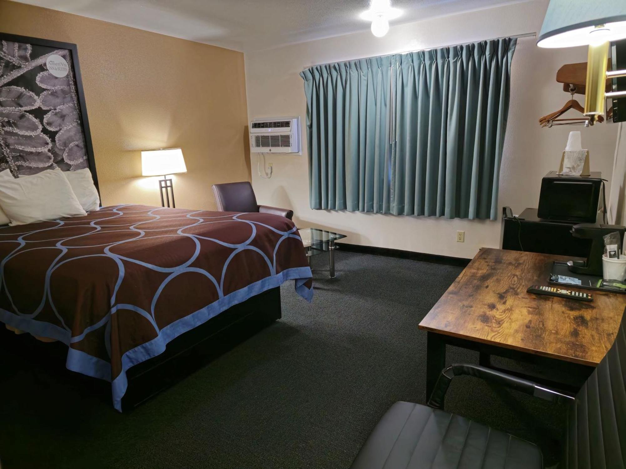Amerivu Inn And Suites Shawano Wi エクステリア 写真
