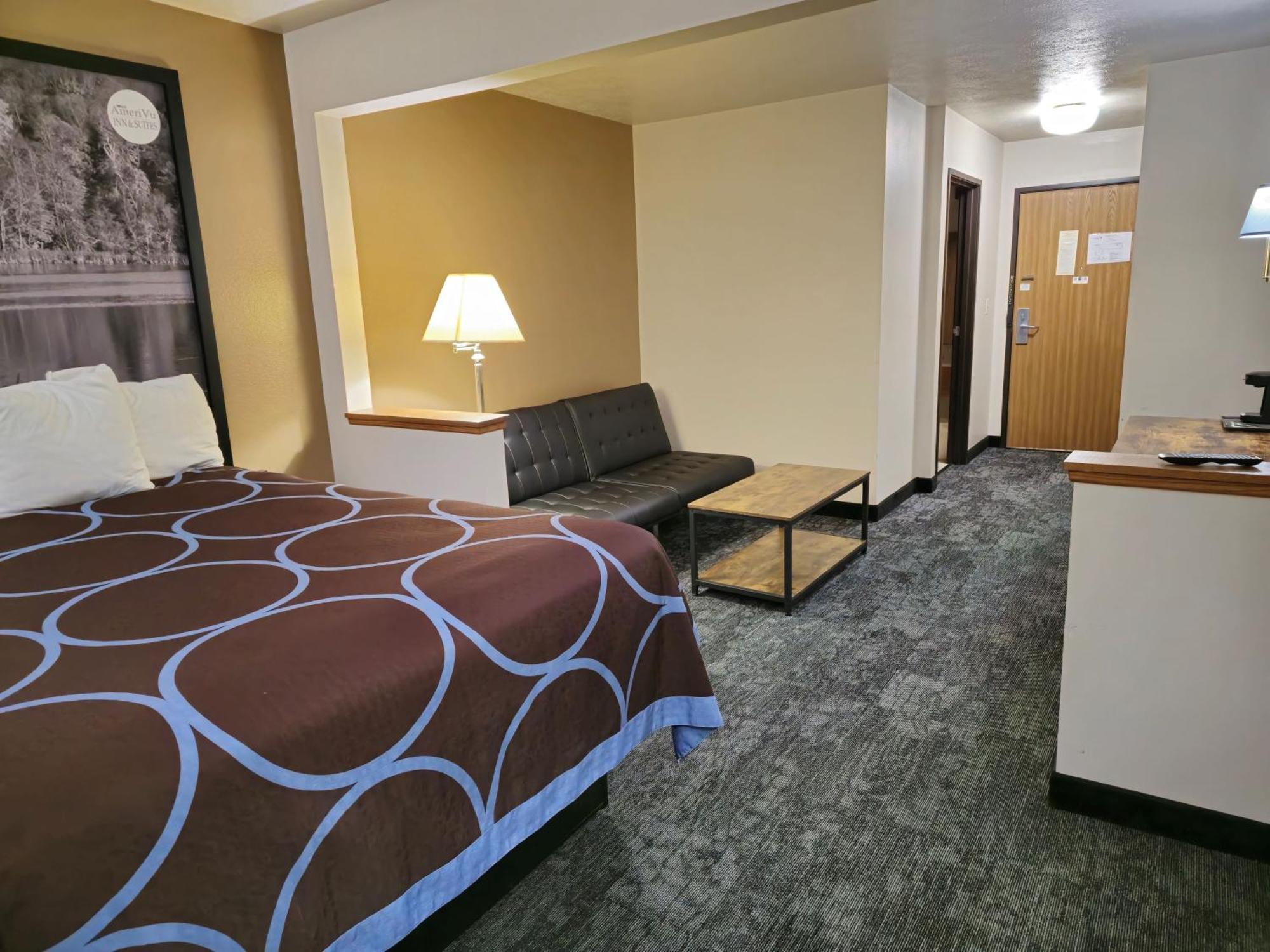 Amerivu Inn And Suites Shawano Wi エクステリア 写真